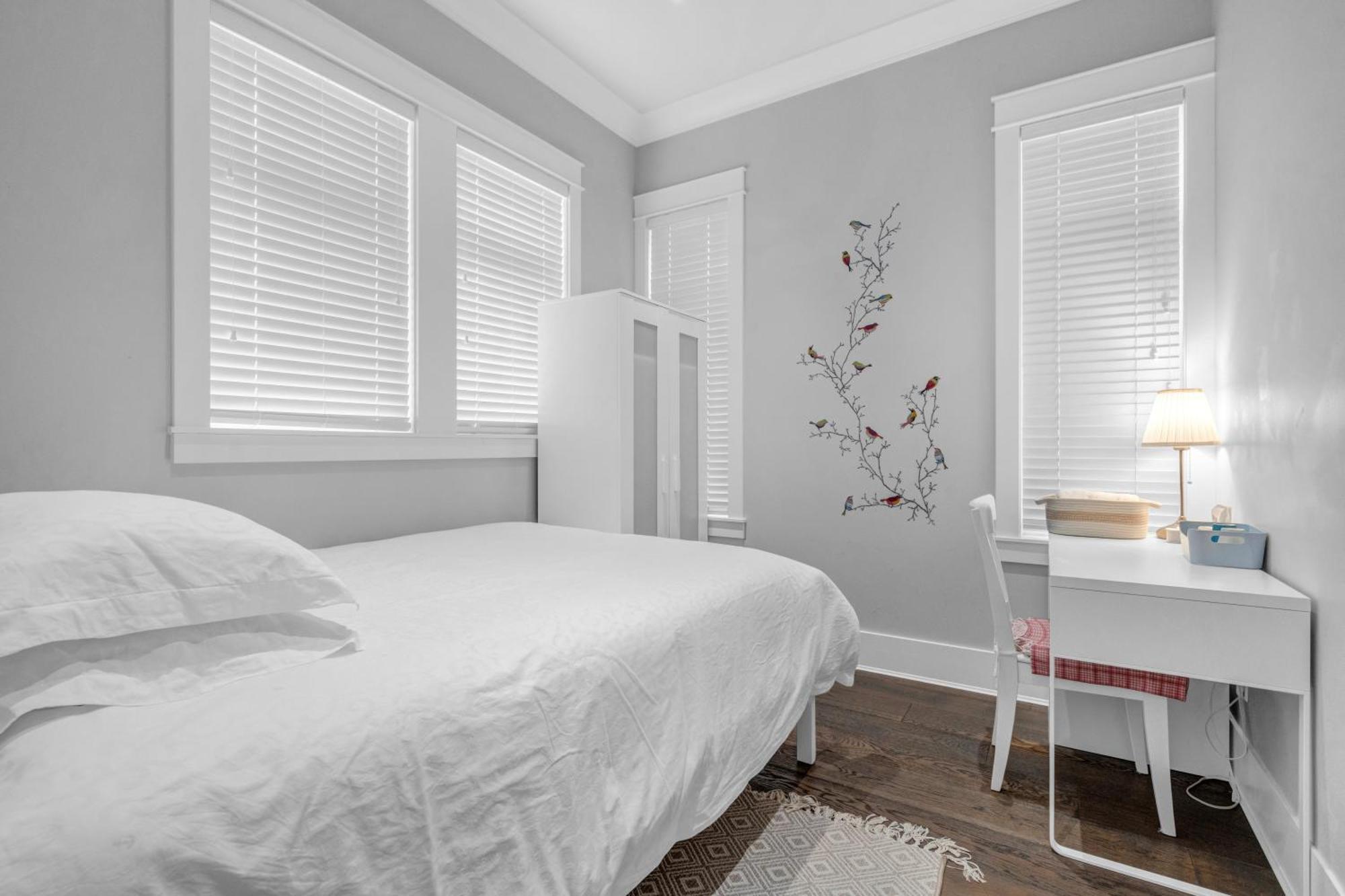 Vancouver West Cozy Retreat By Host Launch Exterior photo